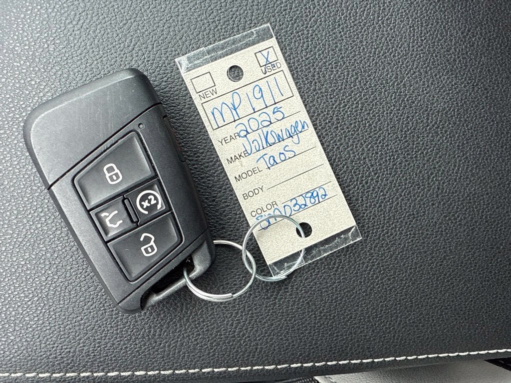 2025 Volkswagen Taos 1.5T SE