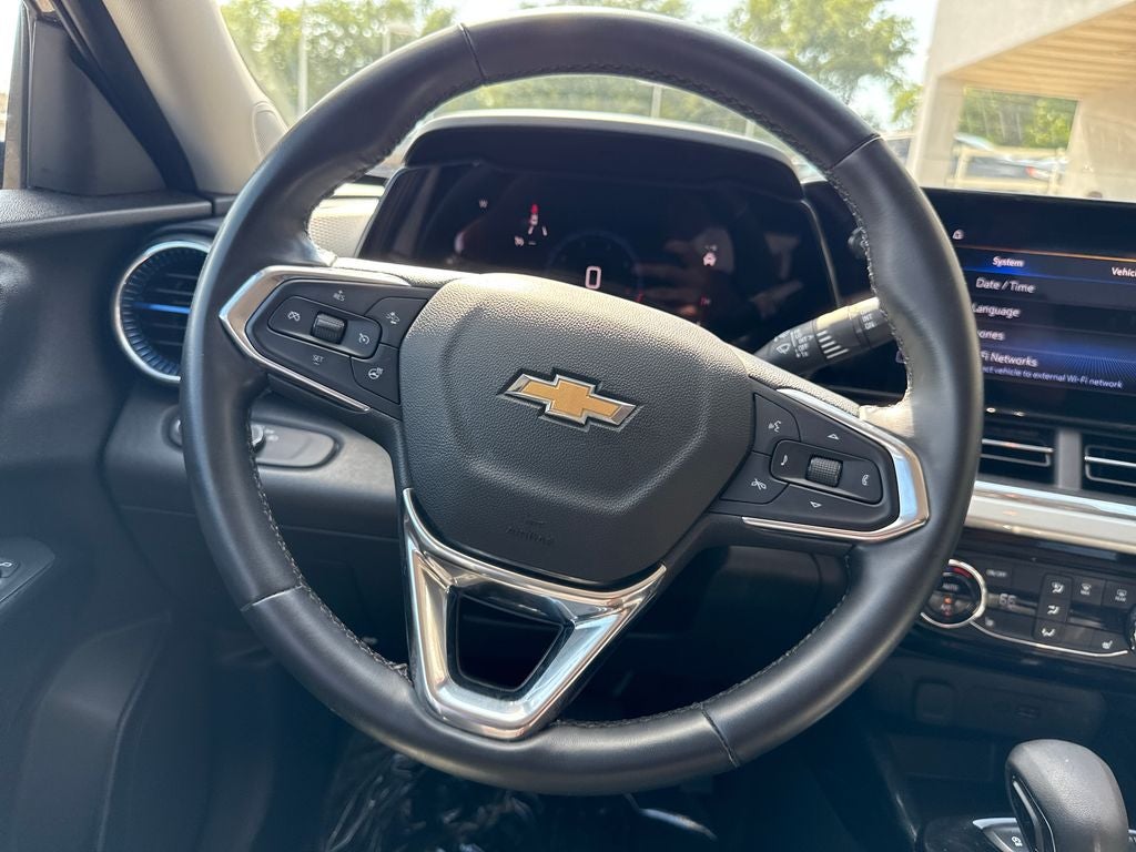 2025 Chevrolet Trax FWD LT