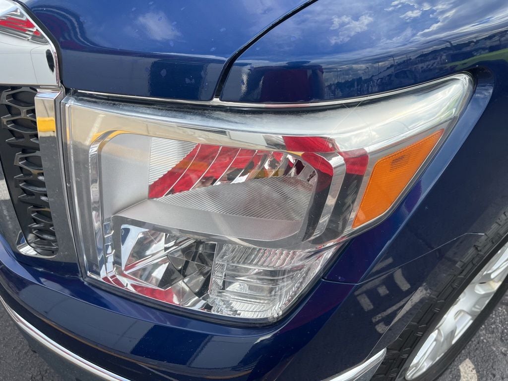 2017 Nissan Titan SV