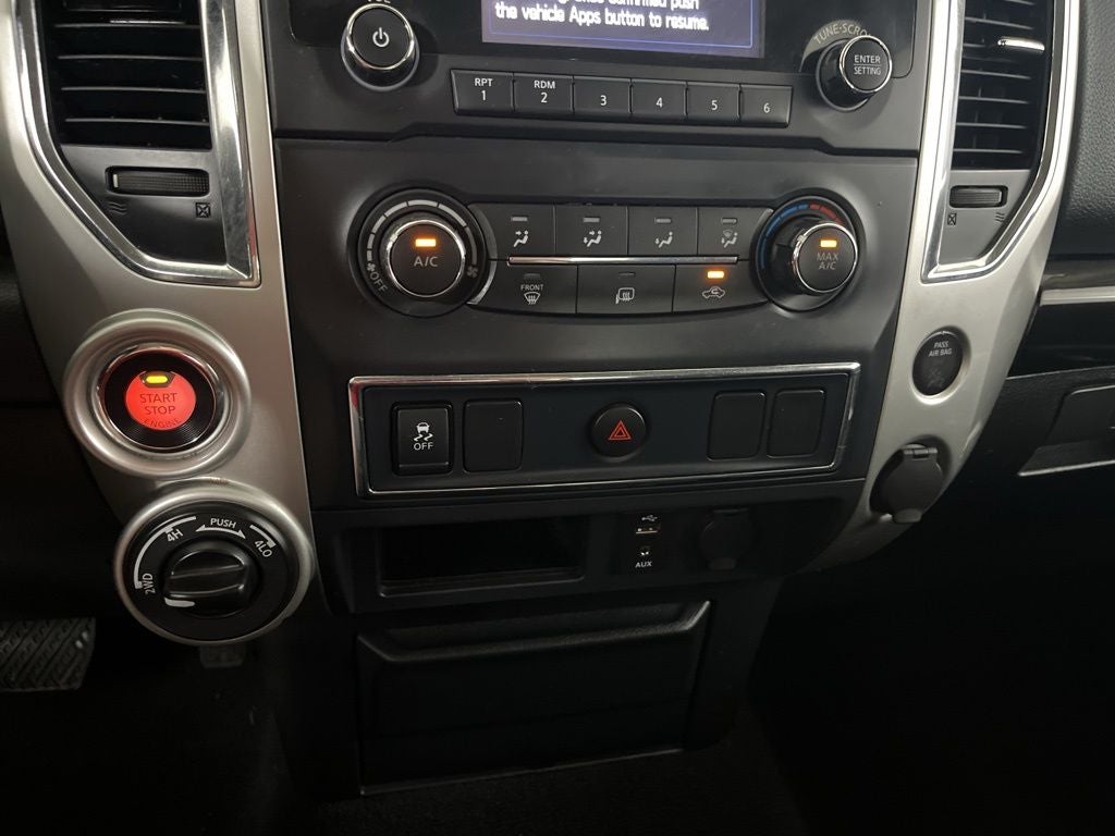 2017 Nissan Titan SV