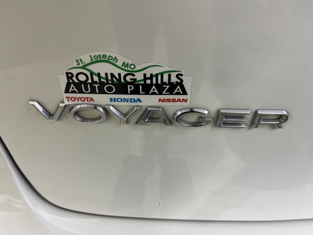 2024 Chrysler Voyager LX