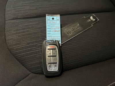 2024 Chrysler Voyager LX