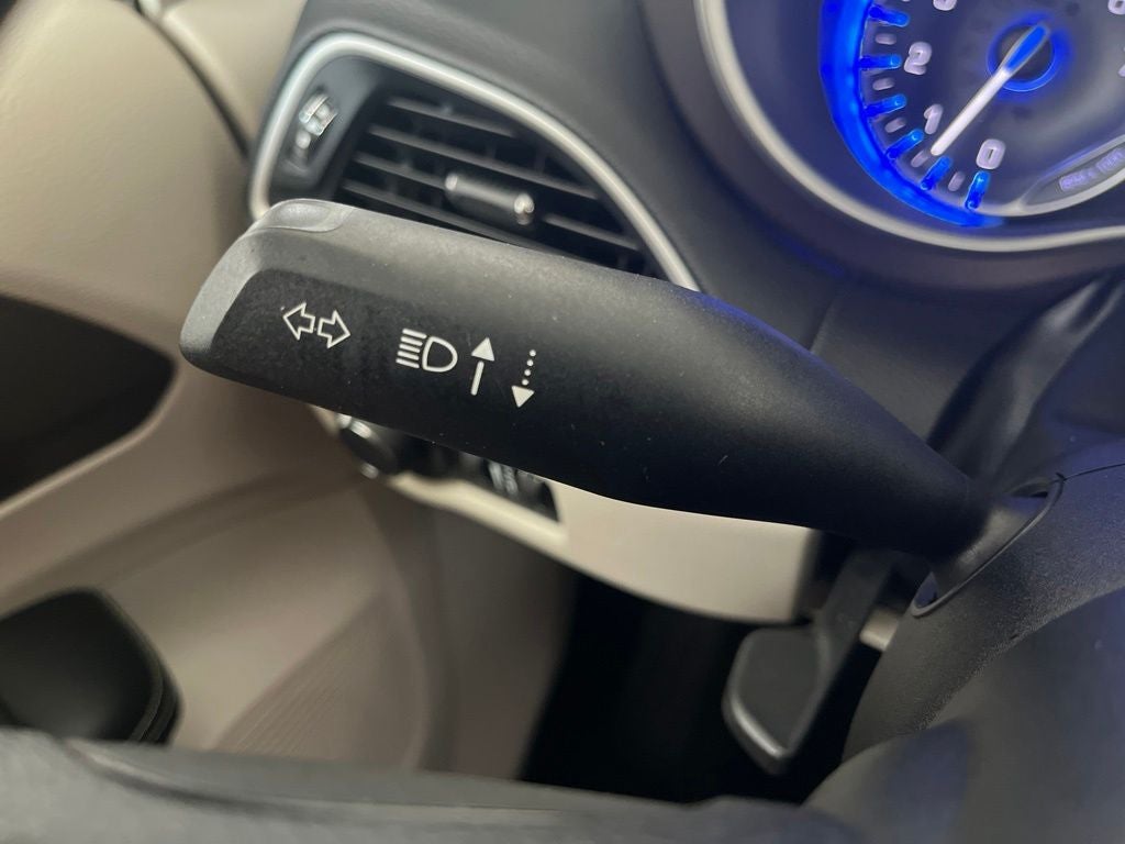 2020 Chrysler Voyager LXI
