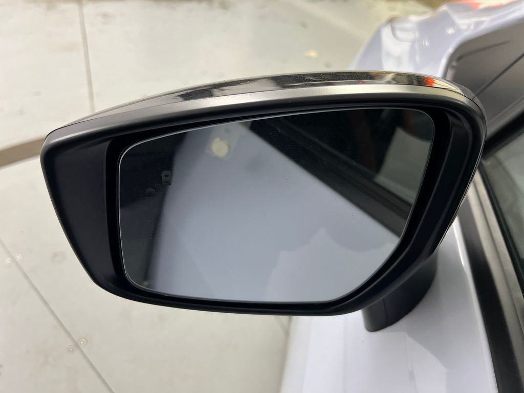 2024 Nissan Versa 1.6 SR