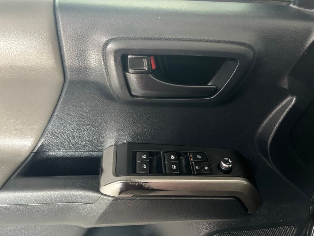 2017 Toyota Tacoma SR5
