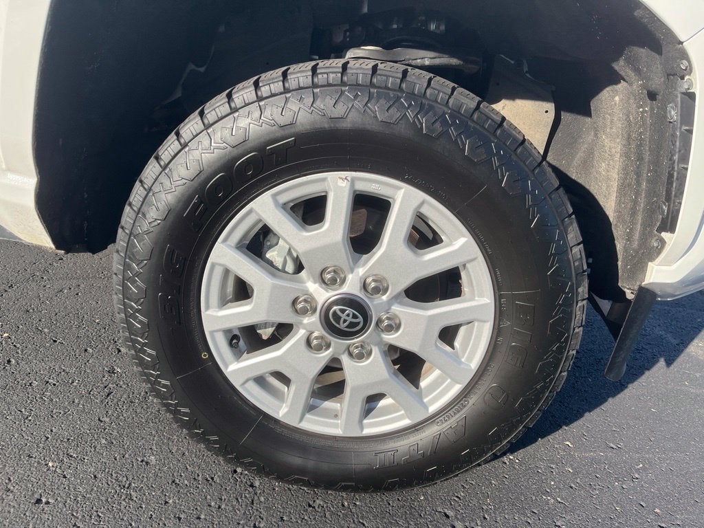 2025 Toyota Tacoma SR5