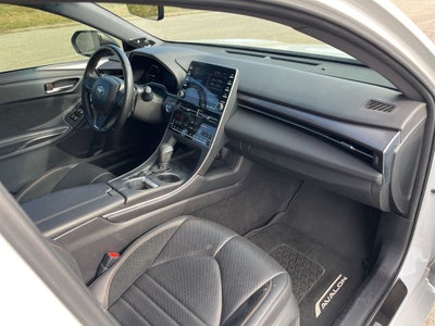 2019 Toyota Avalon Hybrid XSE