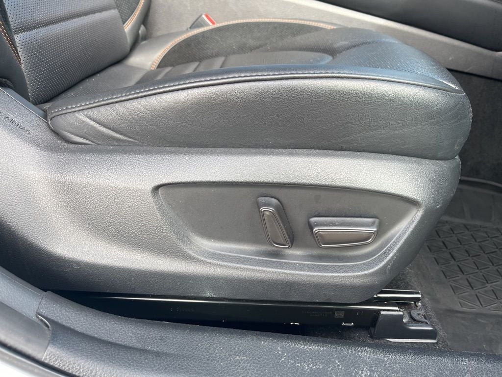 2019 Toyota Avalon Hybrid XSE