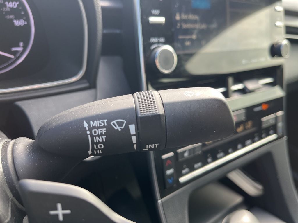 2019 Toyota Avalon Hybrid XSE