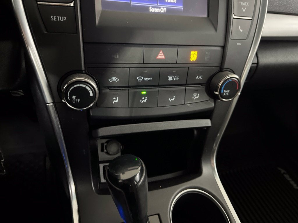 2017 Toyota Camry SE
