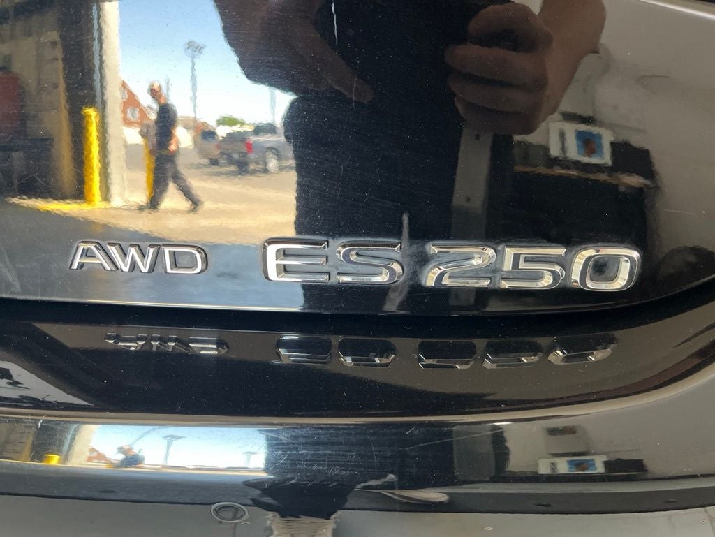 2021 Lexus ES 250