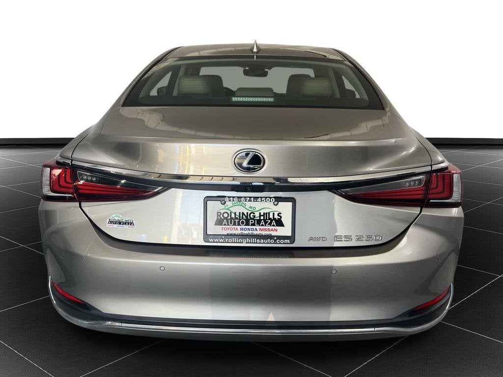 2021 Lexus ES 250