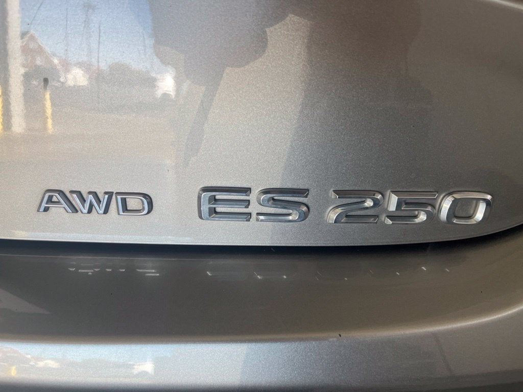 2021 Lexus ES 250