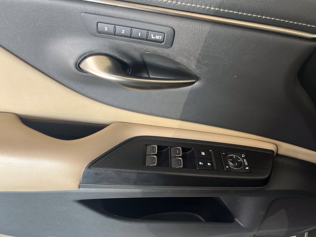 2021 Lexus ES 250
