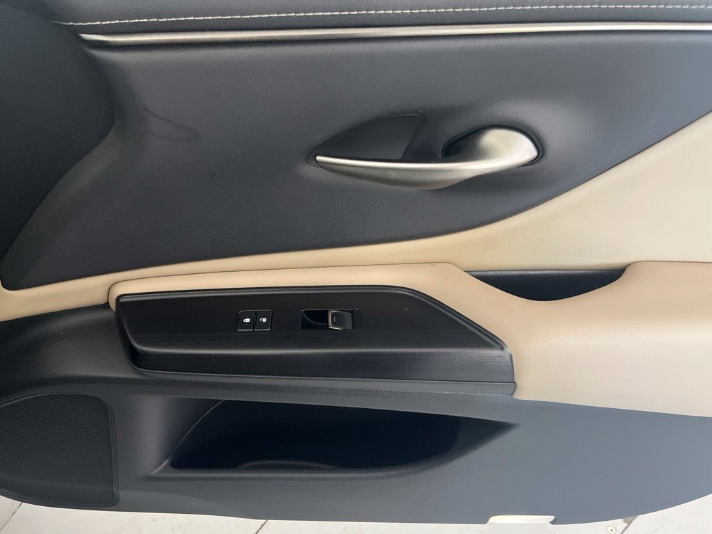 2021 Lexus ES 250