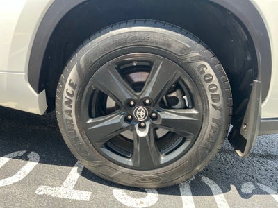 2020 Toyota Highlander LE