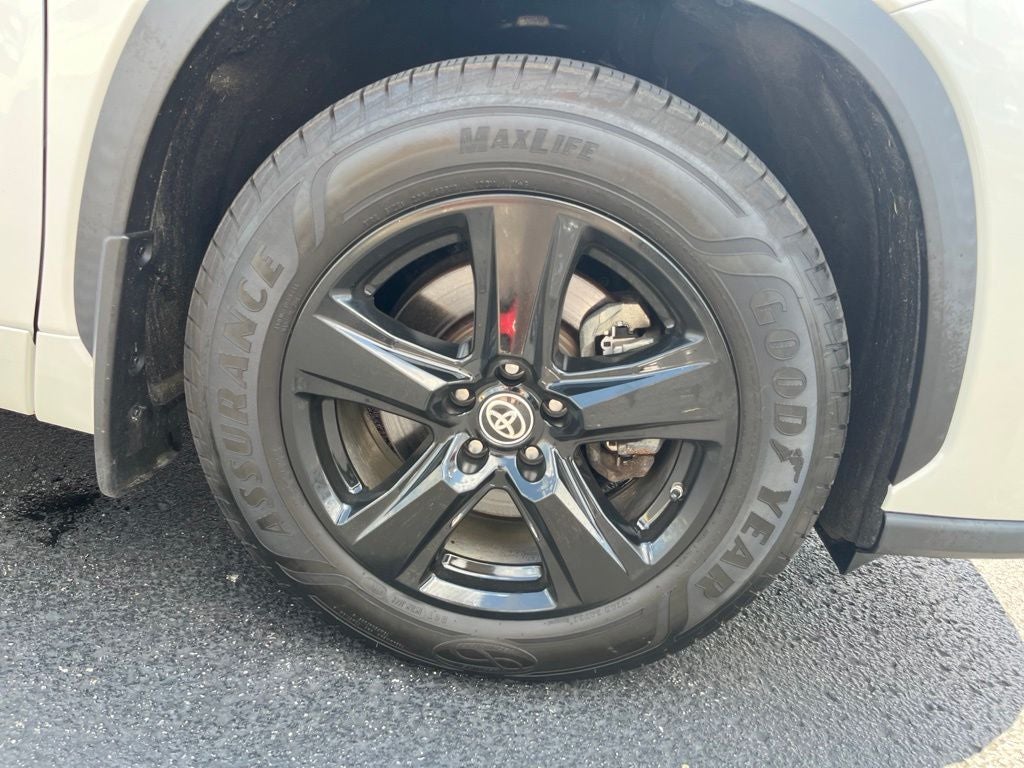 2020 Toyota Highlander LE