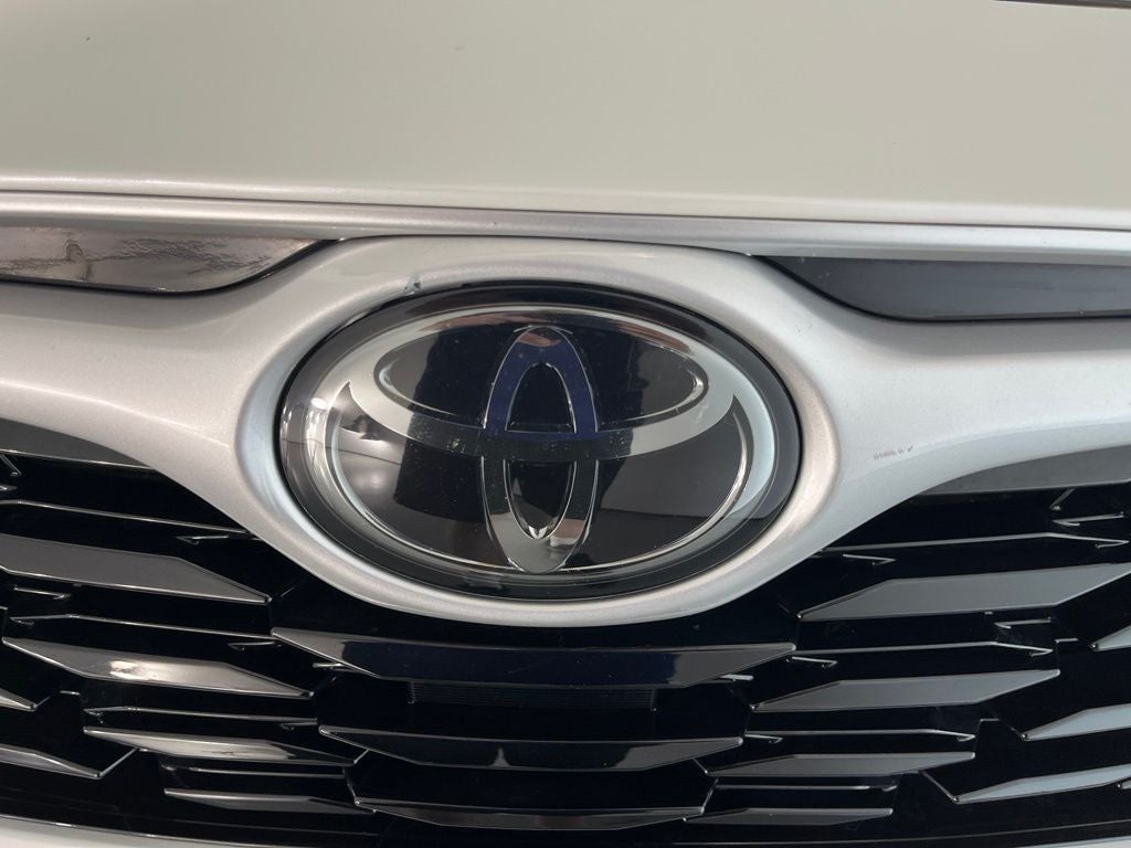 2020 Toyota Highlander LE