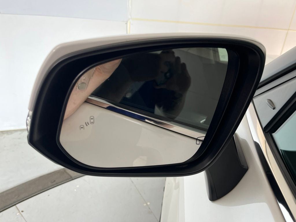 2020 Toyota Highlander LE