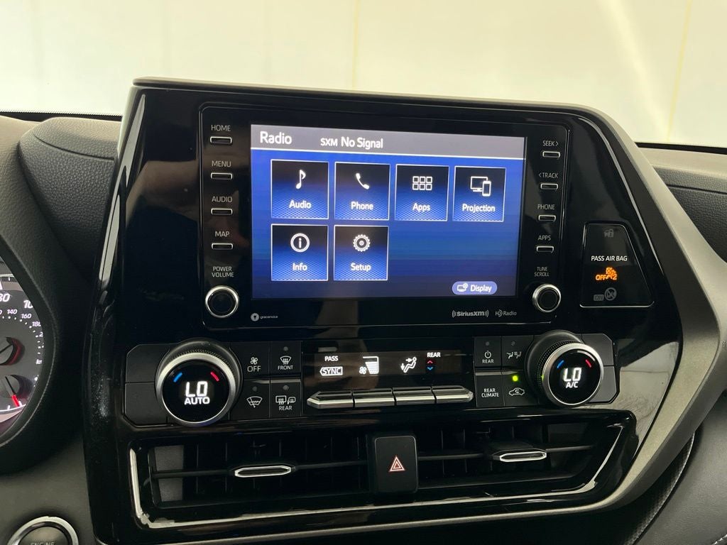 2020 Toyota Highlander LE