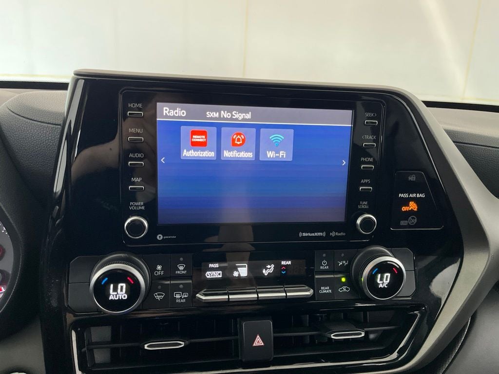 2020 Toyota Highlander LE