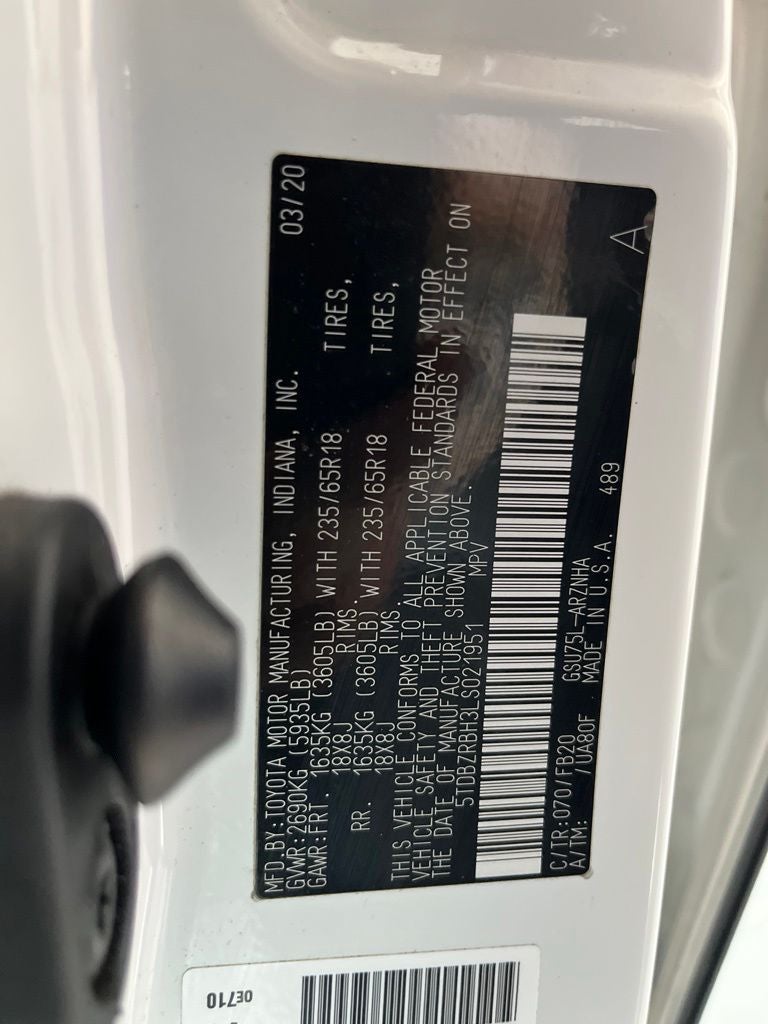 2020 Toyota Highlander LE