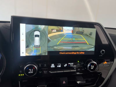 2026 Toyota Highlander Hybrid Platinum