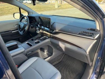 2024 Toyota Sienna XLE 7 Passenger