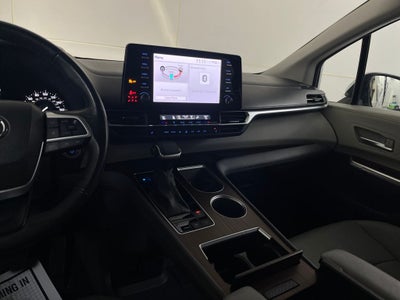 2024 Toyota Sienna XLE 7 Passenger