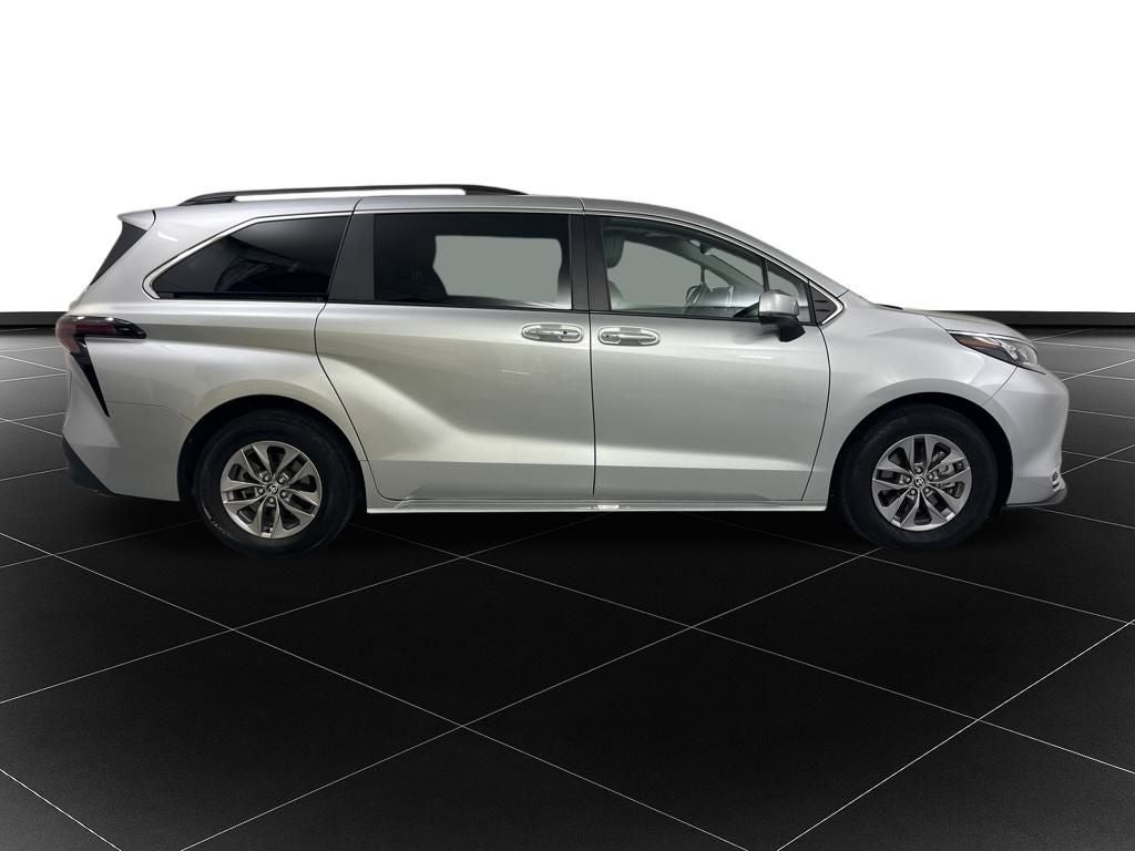2024 Toyota Sienna XLE 7 Passenger