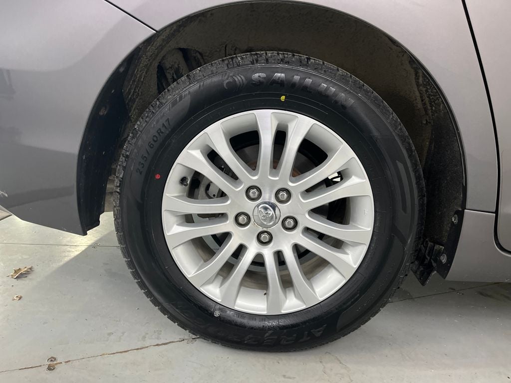 2017 Toyota Sienna XLE 7 Passenger