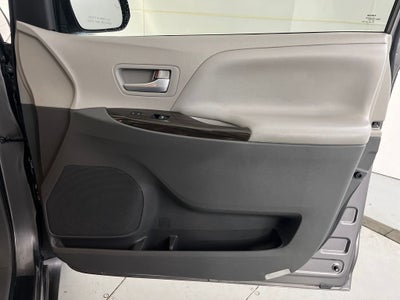 2017 Toyota Sienna XLE 7 Passenger