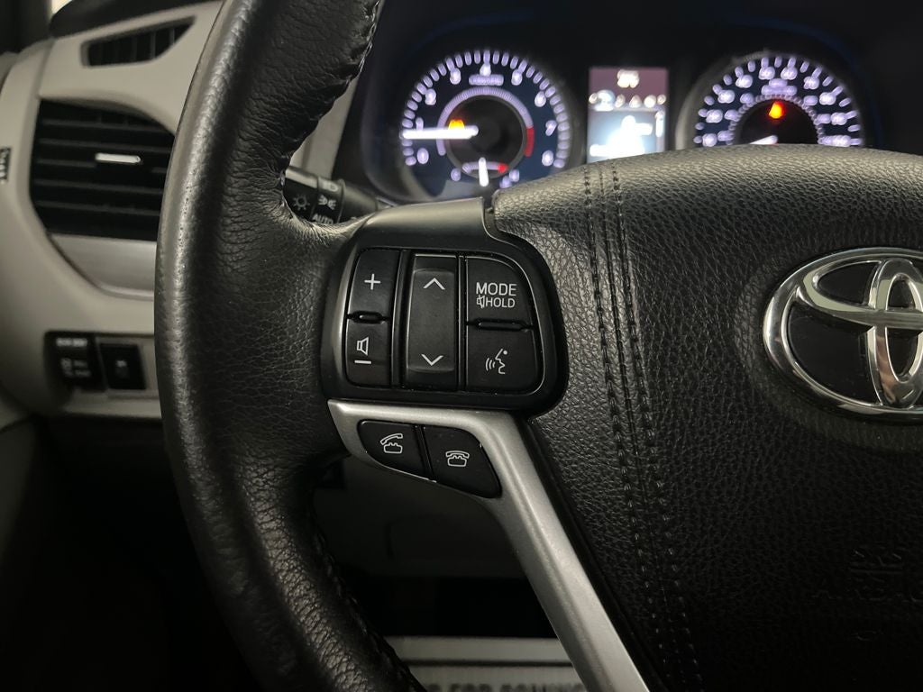 2017 Toyota Sienna XLE 7 Passenger