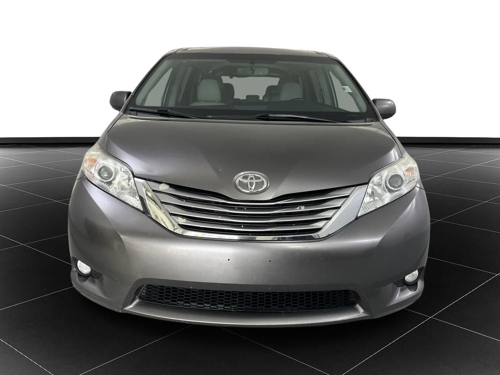 2017 Toyota Sienna XLE 7 Passenger