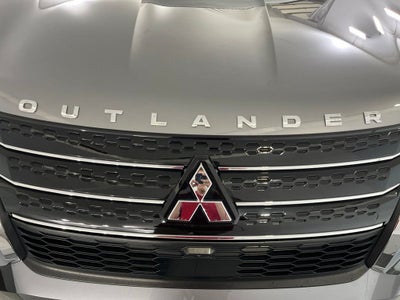 2023 Mitsubishi Outlander SE