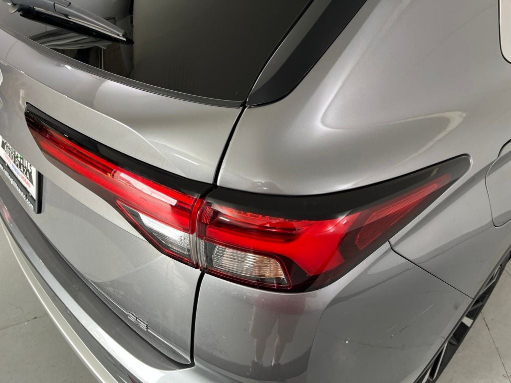2023 Mitsubishi Outlander SE
