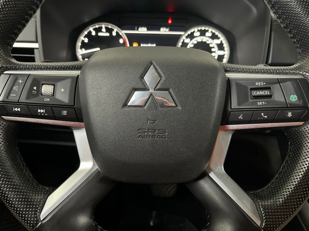2023 Mitsubishi Outlander SE