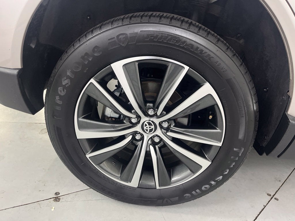 2024 Toyota Venza LE