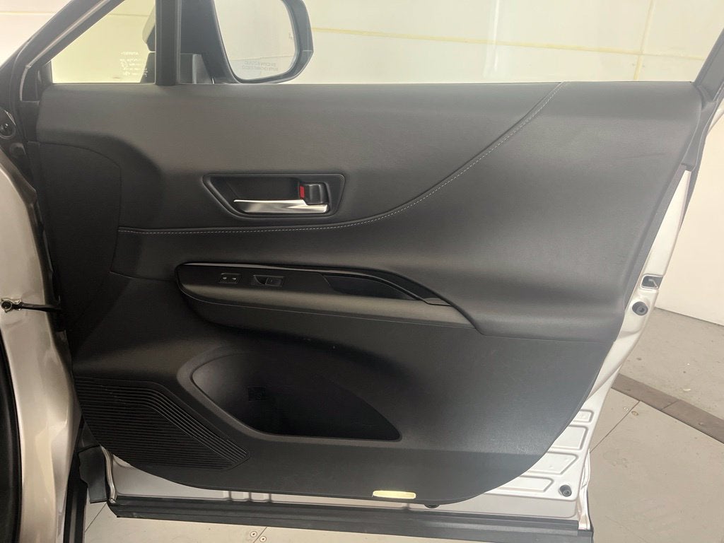 2024 Toyota Venza LE