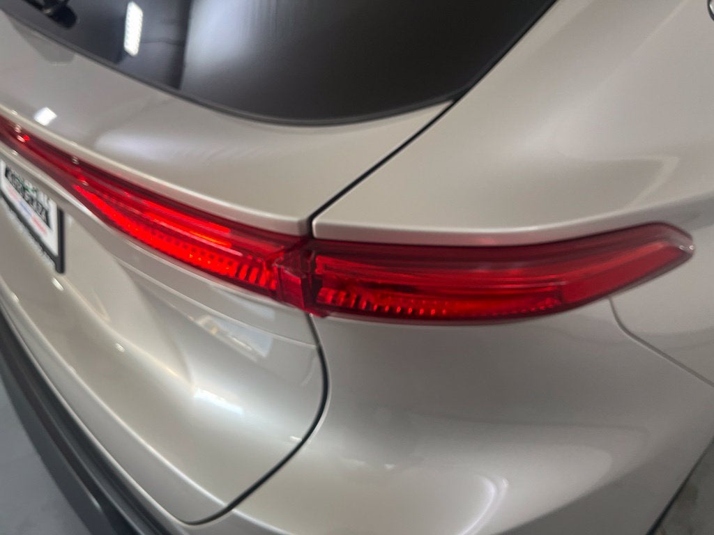 2024 Toyota Venza LE