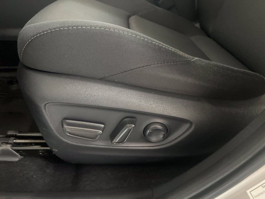 2024 Toyota Venza LE