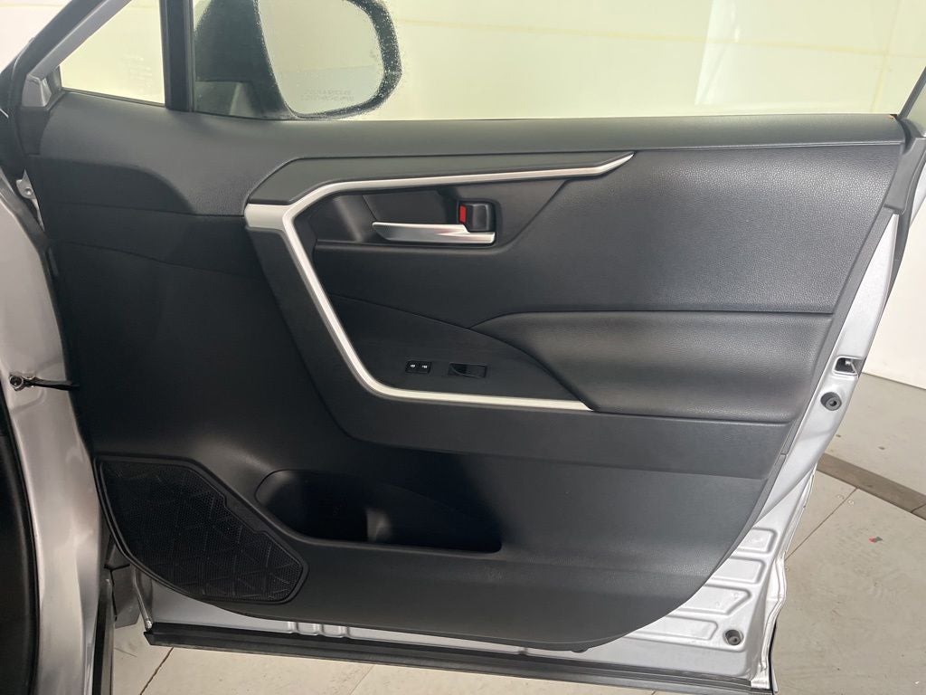 2019 Toyota RAV4 Hybrid XLE