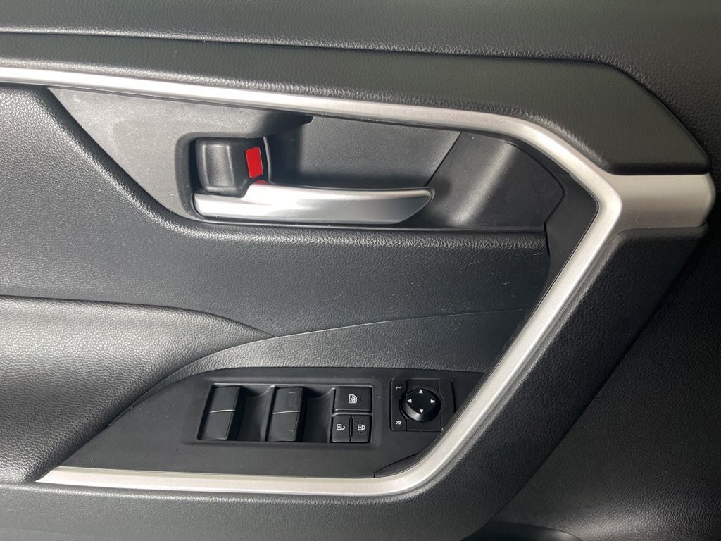 2019 Toyota RAV4 Hybrid XLE