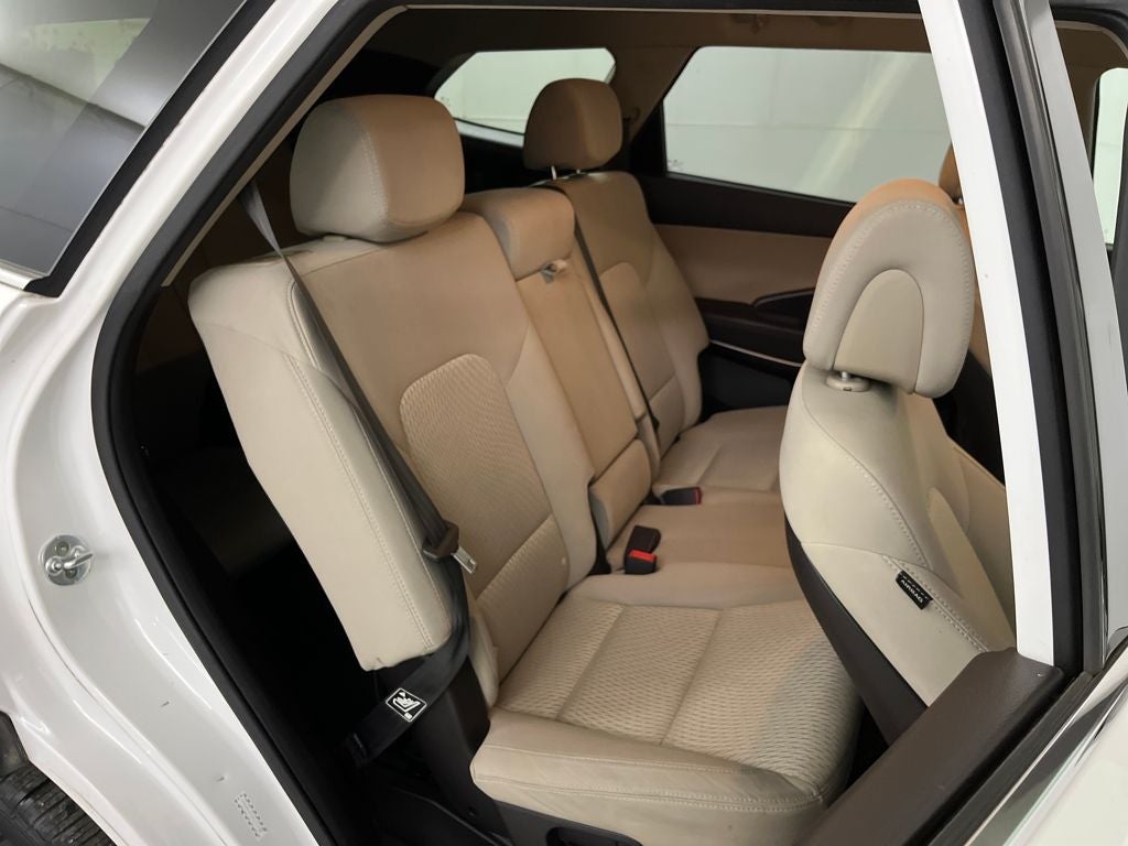 2017 Hyundai Santa Fe SE