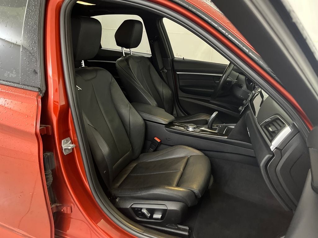 2018 BMW 3 Series 330i xDrive