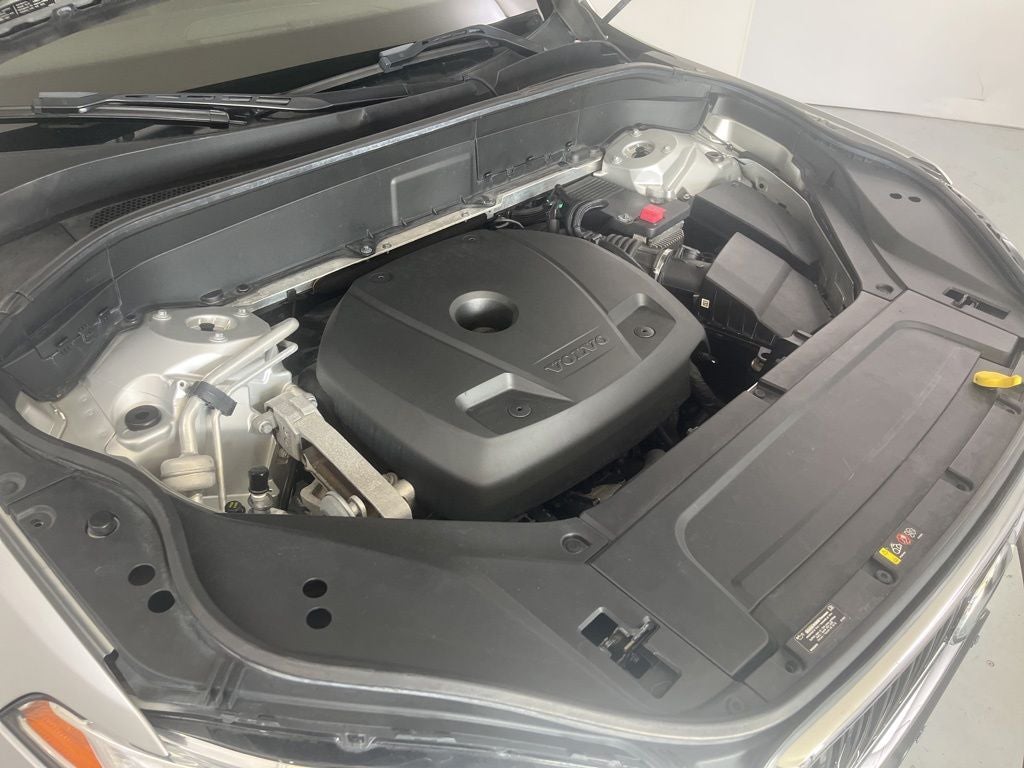 2017 Volvo XC90 T6 Momentum