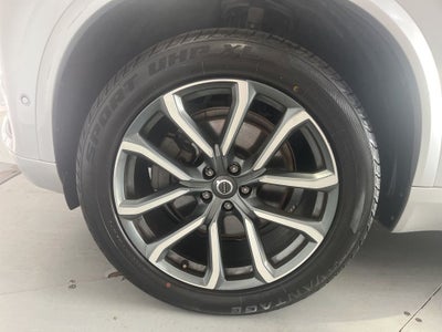 2017 Volvo XC90 T6 Momentum