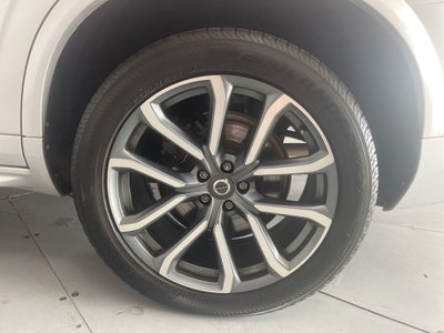2017 Volvo XC90 T6 Momentum