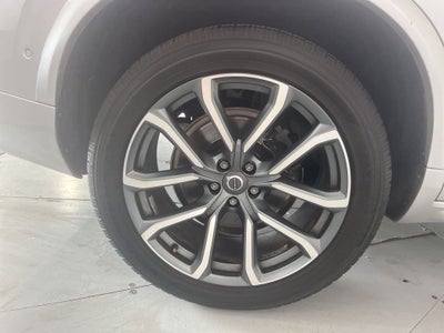 2017 Volvo XC90 T6 Momentum