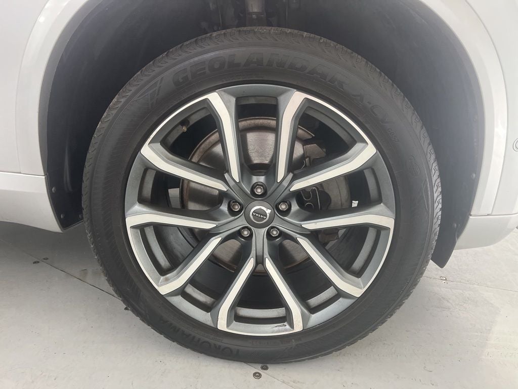 2017 Volvo XC90 T6 Momentum